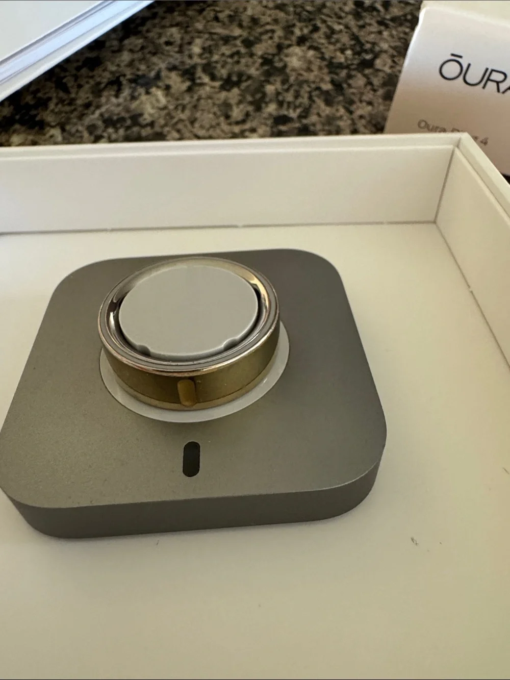 Oura Ring 4 Gold Size 10 – Excellent Working Condition w/ Charger